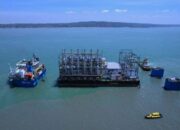 Pembangkit Listrik Apung Berkapasitas 60 Megawatt Buatan PT. PAL Tiba di Kolaka