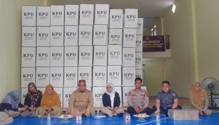 KPU Kolut Mulai Sortir dan Lipat Surat Suara