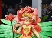 Usung Tema Buah Pacikala, Kolaka Utara Tampil di Ajang Sultra Tenun Karnaval “The Beauty of Southeast Sulawesi” 2024