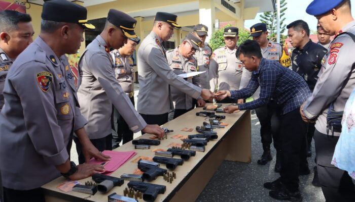Cegah Senpi Disalahgunakan, Kapolres Kolaka Periksa Jumlah Amunisi Anggota