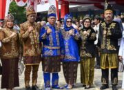 Wakil Bupati Kolaka Utara Hadiri HUT Sultra, Ketua Dekranasda Ikut Ambil Bagian