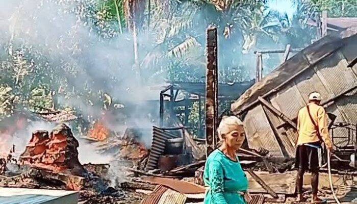 Dapur dan 2 Motor Milik Eks Kades Mataiwoi Koltim Ludes Terbakar, Kerugian Capai Rp100 Juta