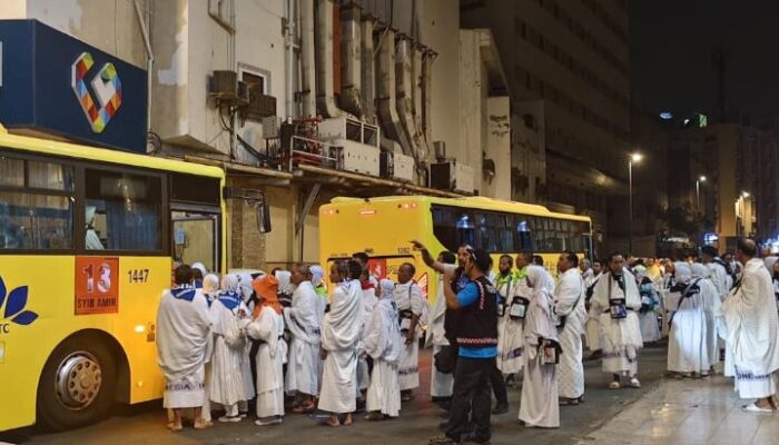 Bus Shalawat 24 Jam Siap Layani Jemaah Haji Indonesia di Makkah