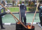 Kejari Kolaka Musnahkan Barang Bukti Narkotika, Sajam, hingga Uang Palsu