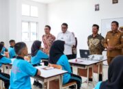 Wabup Jumarding Dampingi Menteri Ekraf Tinjau Sekolah Rakyat