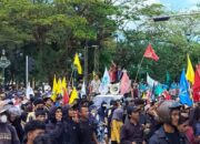 Rakyat Kian Dicekik Pajak, Ribuan Massa di Sultra Desak Pemangkasan Tunjangan Dewan