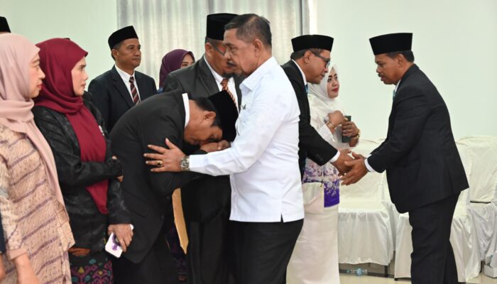 Rotasi 14 Pejabat, Bupati Kolut Ingatkan Tak Arogan dan Emosional