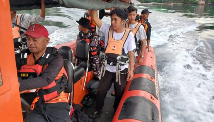 Satu Orang Masih Hilang, Tim SAR Lanjutkan Pencarian Korban Longboat Terbalik di Perairan Tolandona