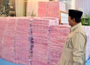 Prabowo Saksikan Tumpukan Uang Triliunan Rupiah, Hasil Penindakan Korporasi