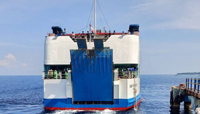 Hindari Blokade Jalan di Luwu, Banyak Kendaraan Angkutan Barang Pilih Jalur Laut Tobaku-Siwa