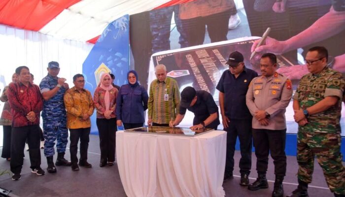 Produksi Ikan Sultra 264.883 Ton, Gubernur Resmikan PPI Sodohoa