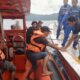 13 Nelayan Terombang-ambing di Perairan Lambasina, Seluruhnya Selamat Dievakuasi Tim SAR