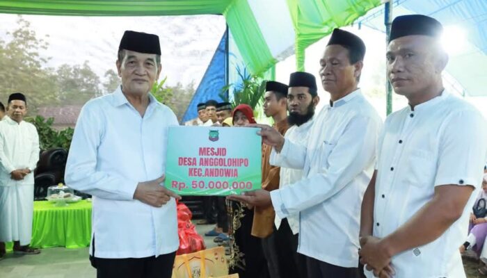 Ketua KONI Konut Abuhaera Pimpin Safari Ramadan di Andowia, Salurkan Sembako Hingga Bantuan Rumah Ibadah