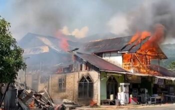 Dua Rumah di Kolaka Utara Terbakar, Kerugian Ditaksir Capai Rp1 Miliar
