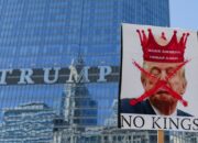 Muak Dengan Kebijakan Donald Trump, Jutaan Warga Amerika Turun ke Jalan Lakukan Protes