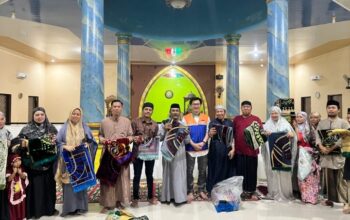 Safari Ramadan di 8 Desa, PT Riota Jaya Lestari Berbagi Sajadah dan Takjil Untuk Masyarakat