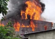 Diduga Anak Bermain Korek Gas, Ruko di Muna Hangus Terbakar