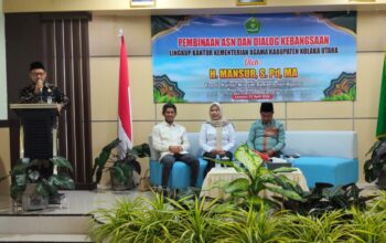 Kunker ke Kolaka Utara, Kakanwil Kemenag Sultra Bina ASN dan Sambangi Sejumlah Madrasah