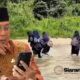 Gubernur Respon Video Viral Siswa di Kolaka Menyeberangi Sungai ke Sekolah karena Tak Ada Jembatan