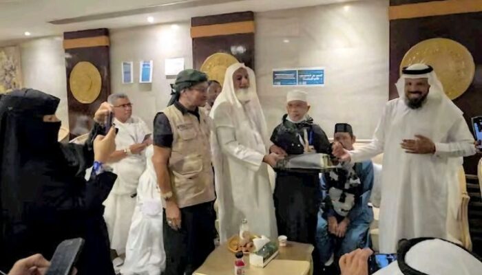 Kisah Haru Imam Tunanetra Asal Sinjai, Nabung 20 Tahun hingga Dapat Penghormatan dari Arab Saudi