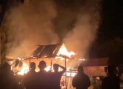 Rumah Panggung di Desa Teposua Ludes Terbakar
