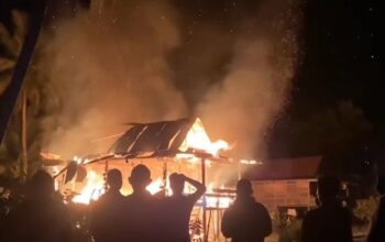 Rumah Panggung di Desa Teposua Ludes Terbakar