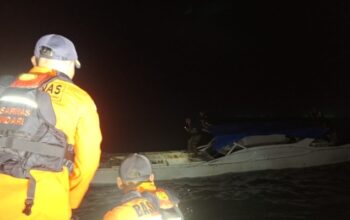 Kapal Penampung Ikan Tabrak Karang di Perairan Bokori, Enam ABK Dievakuasi Basarnas