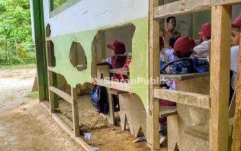 Bertahun-tahun Menunggu Perbaikan, Sekolah SD Negeri di Kolaka Utara Masih Beralas Tanah dan Dinding Bolong-bolong