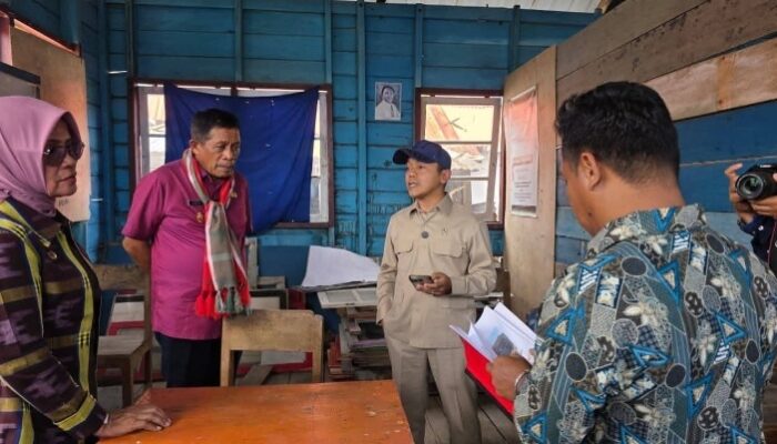 Wamendikdasmen Sidak Sekolah Suku Bajo di Wakatobi, Langsung Instruksikan Revitalisasi Lewat Sambungan Telepon
