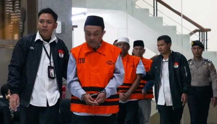 Dana Hibah Untuk Masyarakat Dipotong Fee 25 Persen, KPK Tahan 3 Tersangka