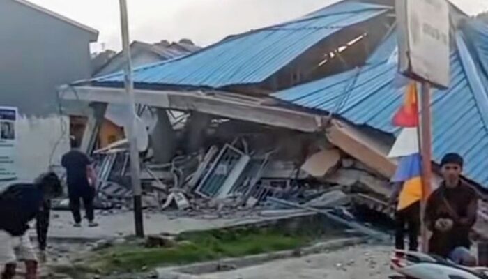 NTT Diguncang Gempa Hebat 7,7, Dua Warga Dilaporkan Tewas Tertimpa Reruntuhan Bangunan