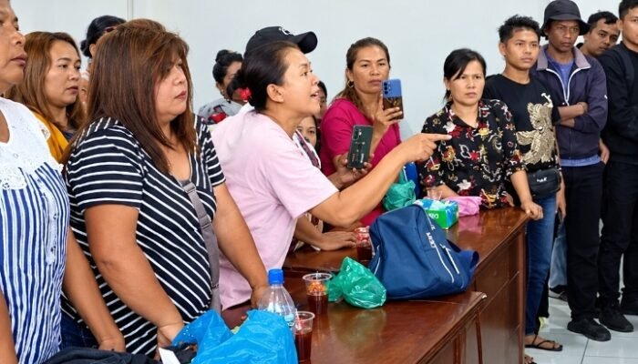 Protes Keras Orang Tua Siswa Kasus Dugaan Keracunan MBG, SPPG Disemprot dan Minta Pemerintah Stop MBG